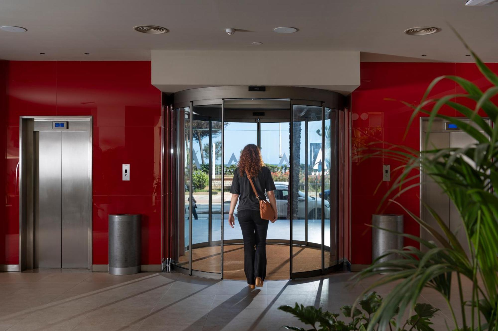 Aqua Promenade & 4sup Hotel